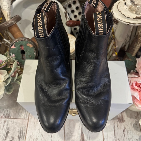 HERENCIA BLACK LEATHER CHELSEA BOOTS | CREW ANKLE PULL TABS | MEXICAN BOOTS - Picture 3 of 11